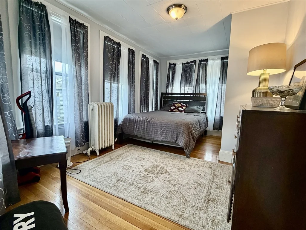 3 bed, 1 bath apartment for rent at 7 Judson St Unit 1, Beverly — photo 6 of 11