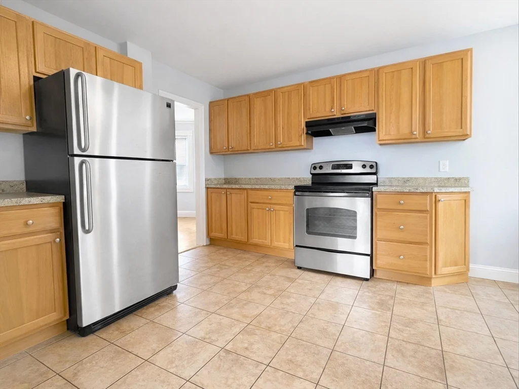 3 bed, 1 bath apartment for rent at 7 Judson St Unit 1, Beverly — photo 7 of 11