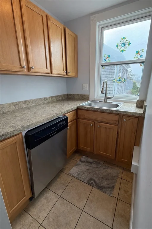 3 bed, 1 bath apartment for rent at 7 Judson St Unit 1, Beverly — photo 8 of 11