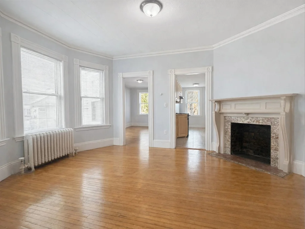 3 bed, 1 bath apartment for rent at 7 Judson St Unit 1, Beverly — photo 3 of 11