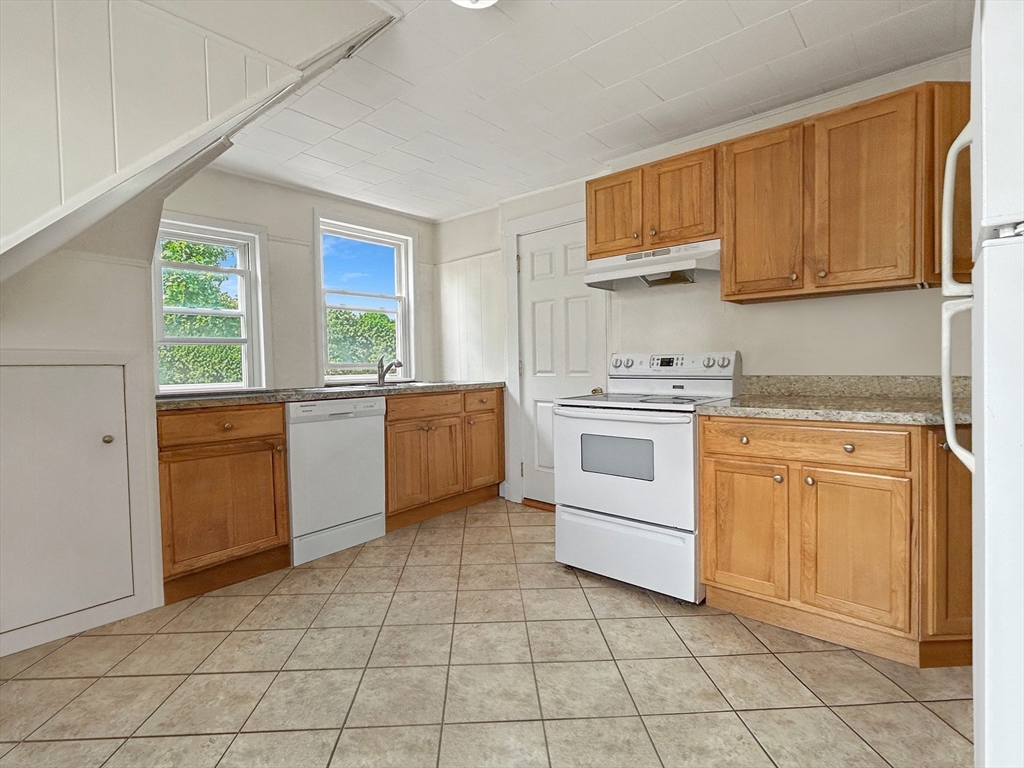 3 bed, 1 bath apartment for rent at 7 Judson Unit 3, Beverly — photo 8 of 10