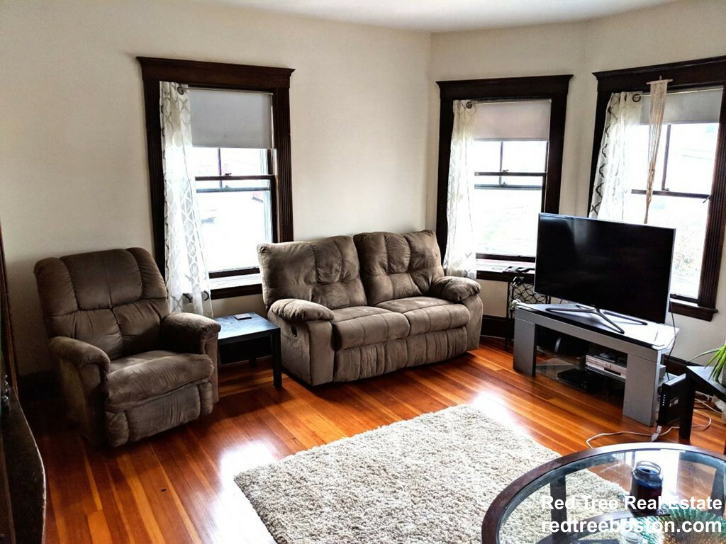 5 bed, 2 bath apartment for rent at 7 Justin Rd, Brighton — photo 5 of 15