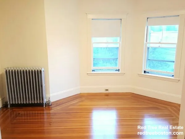 5 bed, 2 bath apartment for rent at 7 Justin Rd Unit 1, Brighton — photo 13 of 15