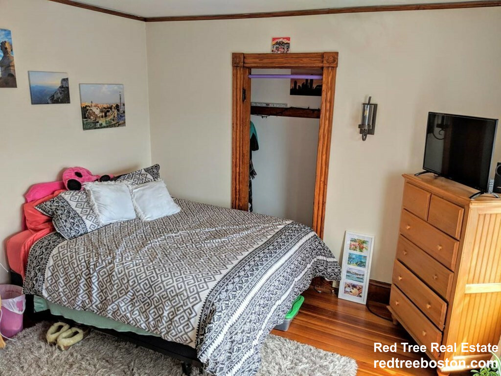 5 bed, 2 bath apartment for rent at 7 Justin Rd Unit 2, Brighton — photo 8 of 15