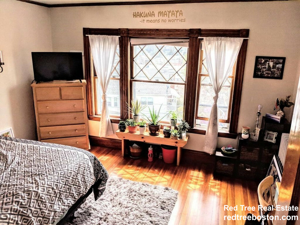5 bed, 2 bath apartment for rent at 7 Justin Rd Unit 2, Brighton — photo 7 of 15