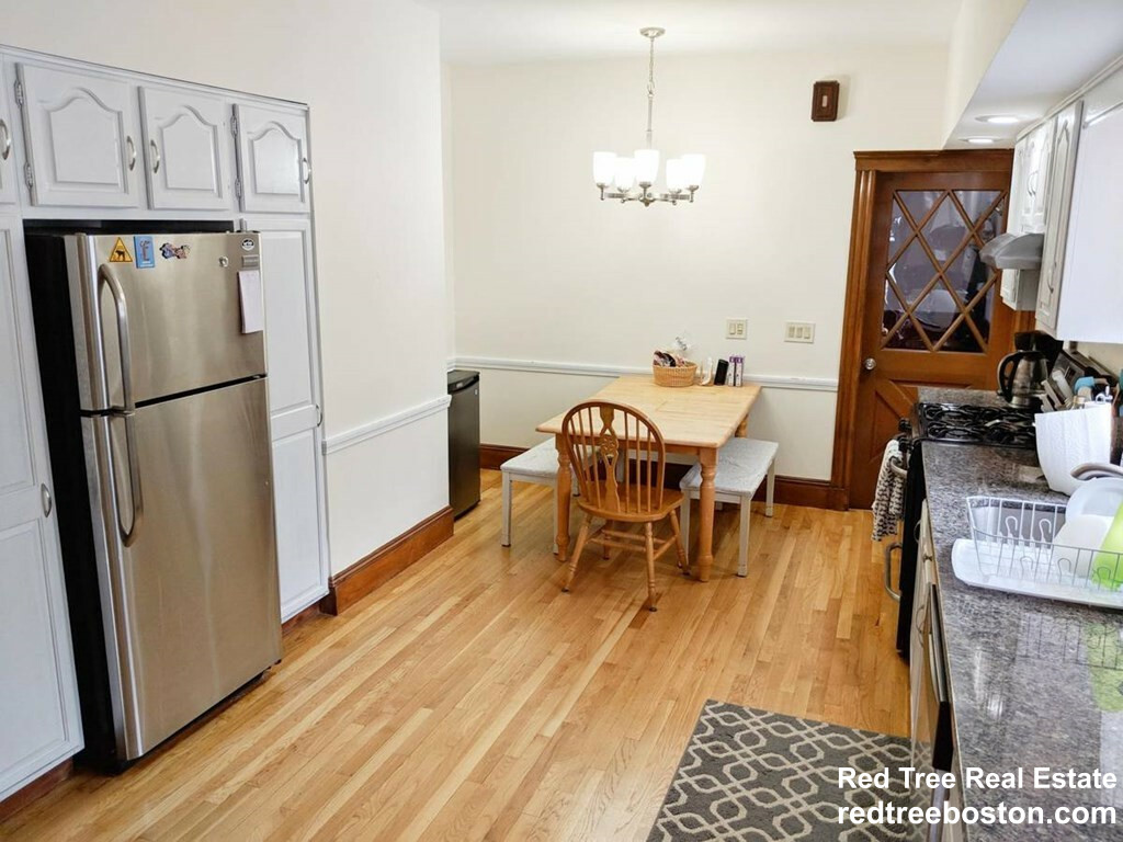 5 bed, 2 bath apartment for rent at 7 Justin Rd Unit 2, Brighton — photo 2 of 15
