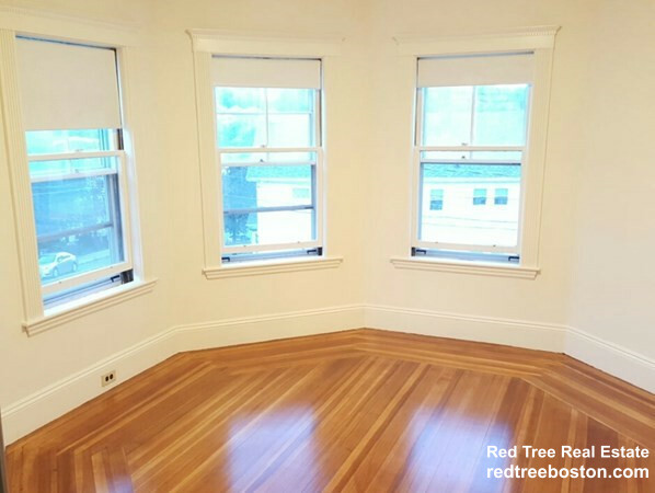 5 bed, 2 bath apartment for rent at 7 Justin Rd Unit 2, Brighton — photo 12 of 15