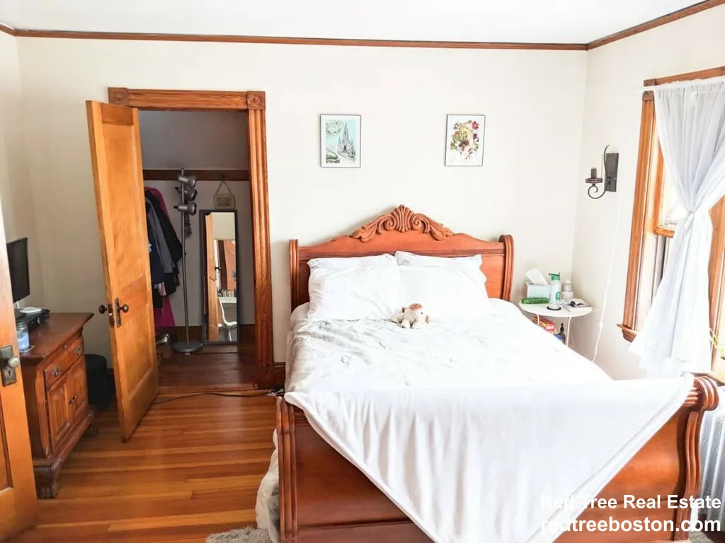 5 bed, 2 bath apartment for rent at 7 Justin Rd Unit 5BR, Brighton — photo 11 of 15