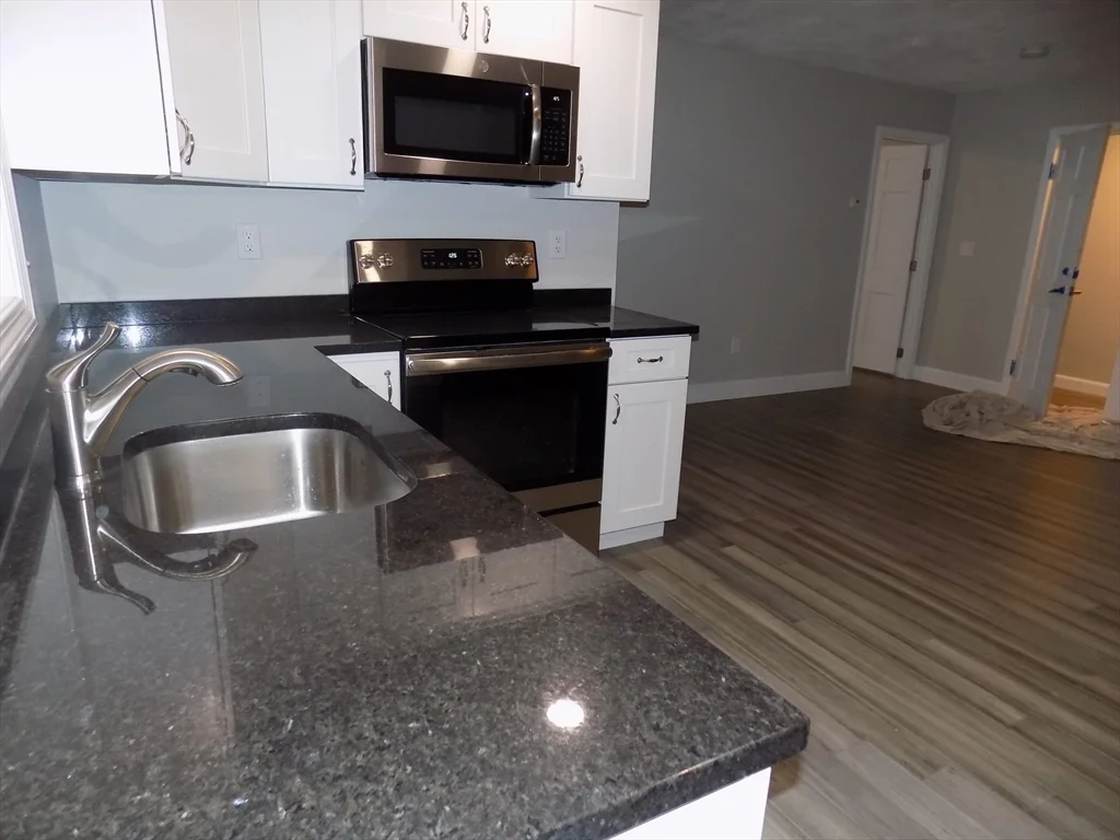 1 bed, 1 bath apartment for rent at 7 Kennedy Dr Unit B, Saugus — photo 2 of 13