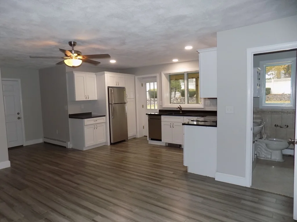 1 bed, 1 bath apartment for rent at 7 Kennedy Dr Unit B, Saugus — photo 4 of 13