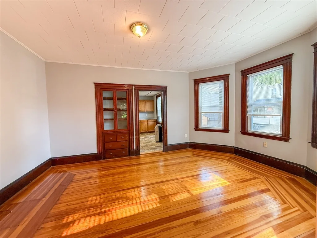 3 bed, 1 bath apartment for rent at 7 Lambert St Unit 7, Medford — photo 3 of 13