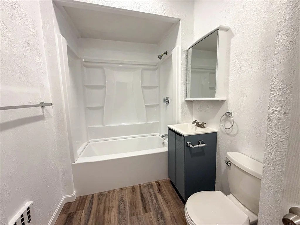 3 bed, 1 bath apartment for rent at 7 Lambert St Unit 7, Medford — photo 10 of 13