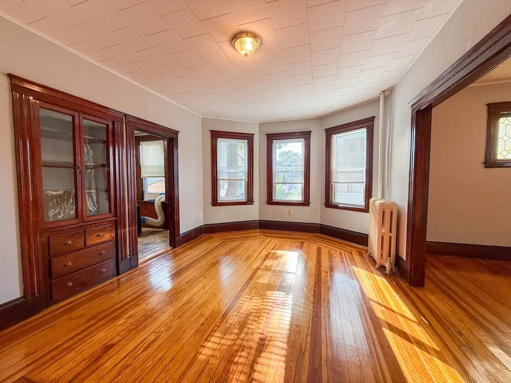 3 bed, 1 bath apartment for rent at 7 Lambert St Unit 7, Medford — photo 2 of 13