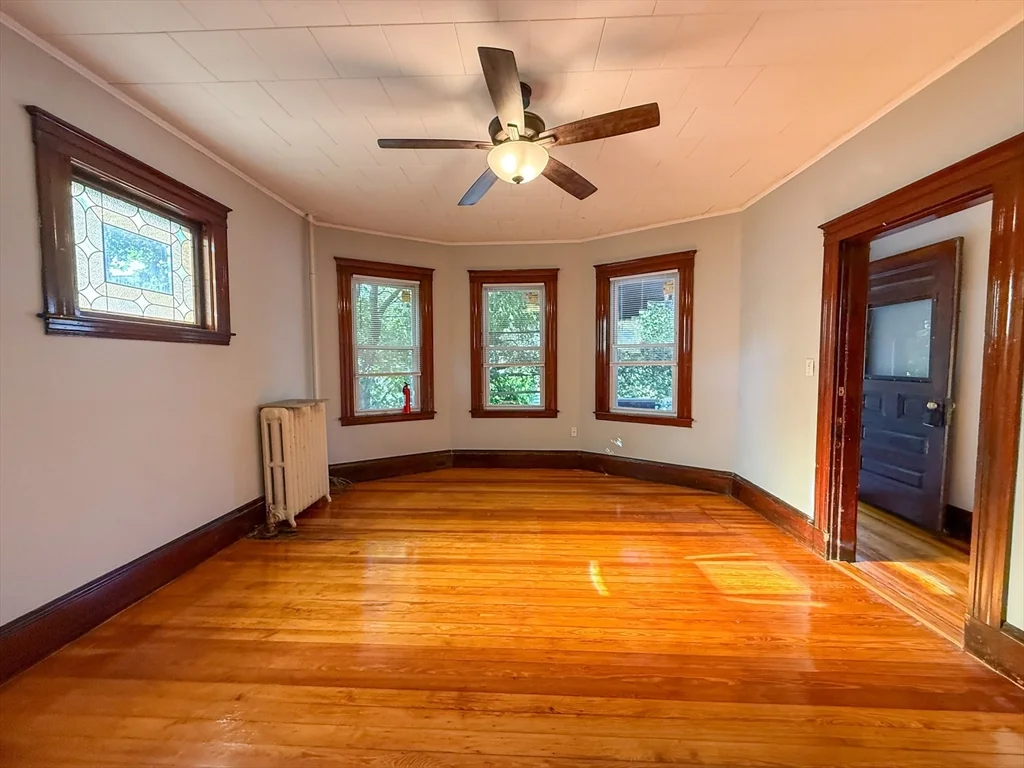 3 bed, 1 bath apartment for rent at 7 Lambert St Unit 7, Medford — photo 1 of 13