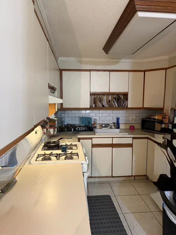 2 bed, 1 bath apartment for rent at 7 Lancelot Ct Unit 8, Salem — photo 3 of 7