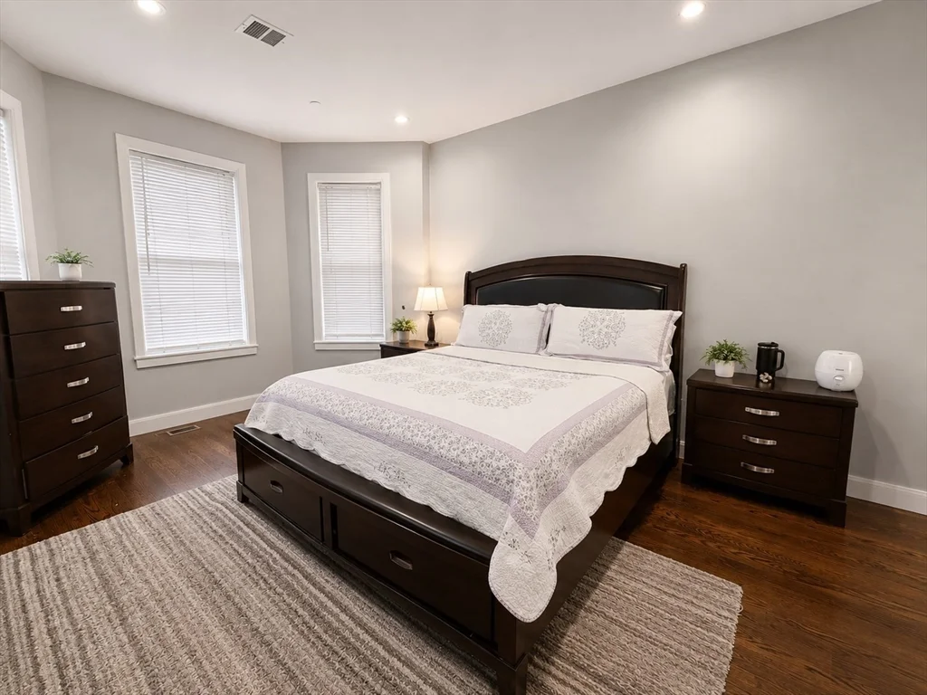 3 bed, 2 bath apartment for rent at 7 Langford Park Unit 2, Roxbury — photo 6 of 22