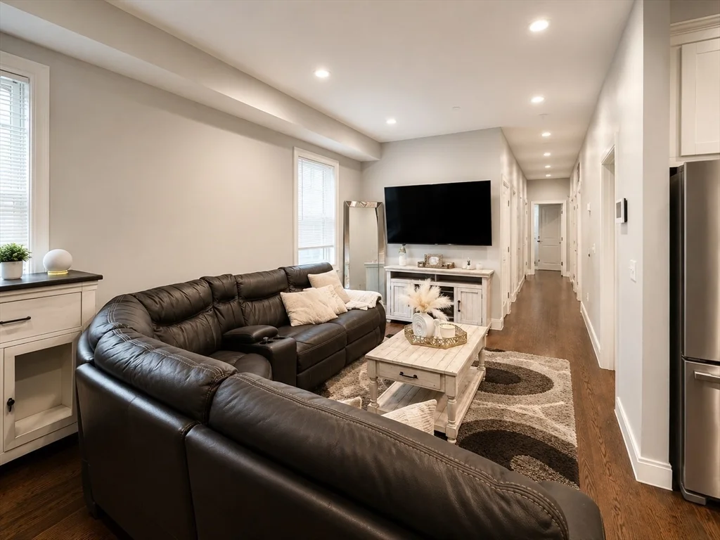 3 bed, 2 bath apartment for rent at 7 Langford Park Unit 2, Roxbury — photo 5 of 22