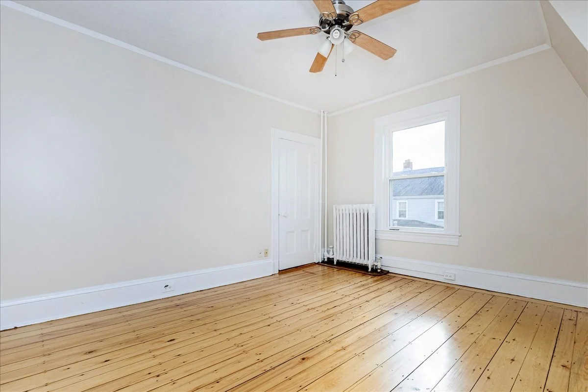 3 bed, 1 bath apartment for rent at 7 Lapham St Unit 7, Glenwood — photo 23 of 35