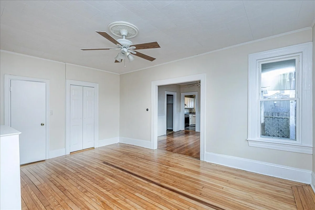 3 bed, 1 bath apartment for rent at 7 Lapham St Unit 7, Glenwood — photo 8 of 35