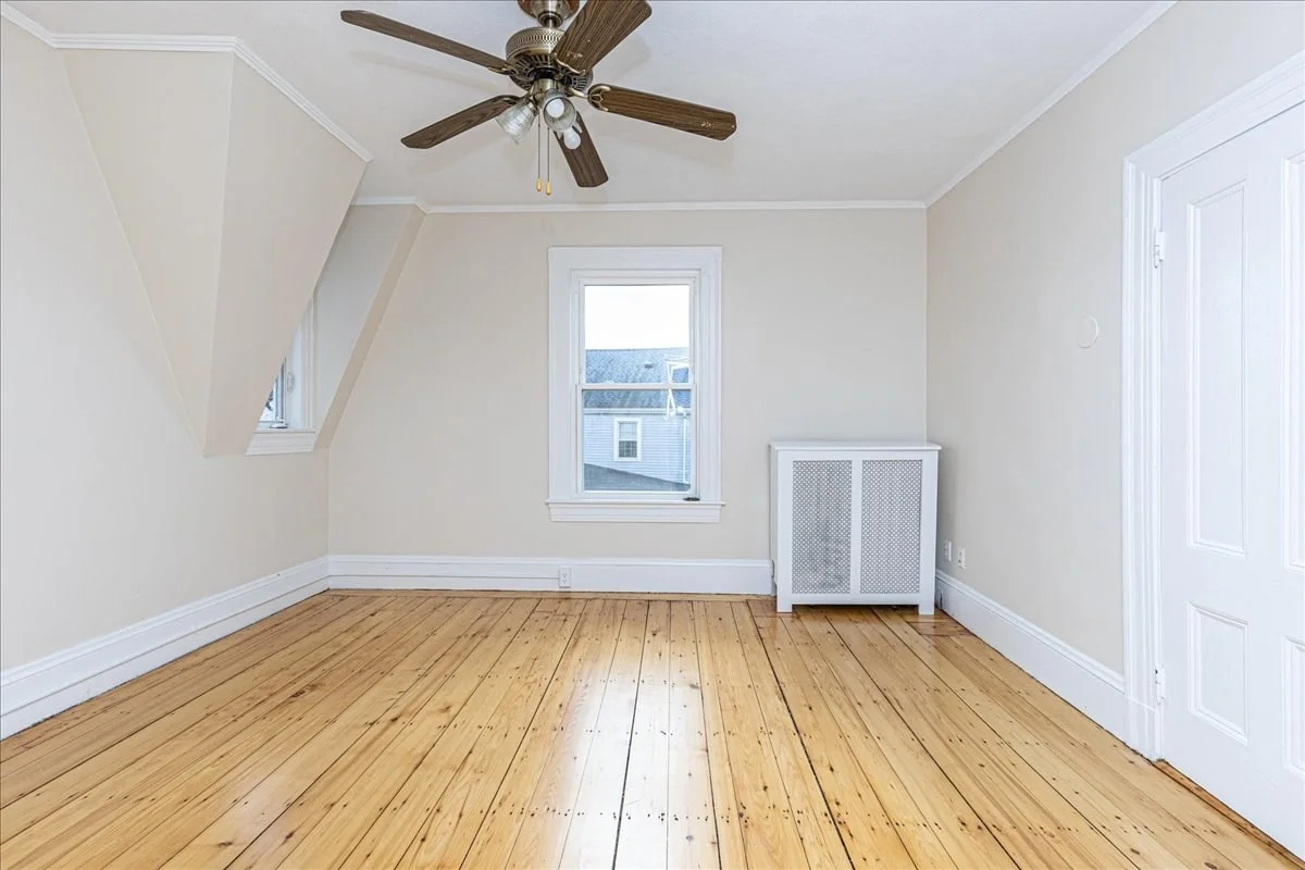 3 bed, 1 bath apartment for rent at 7 Lapham St Unit 7, Glenwood — photo 25 of 35