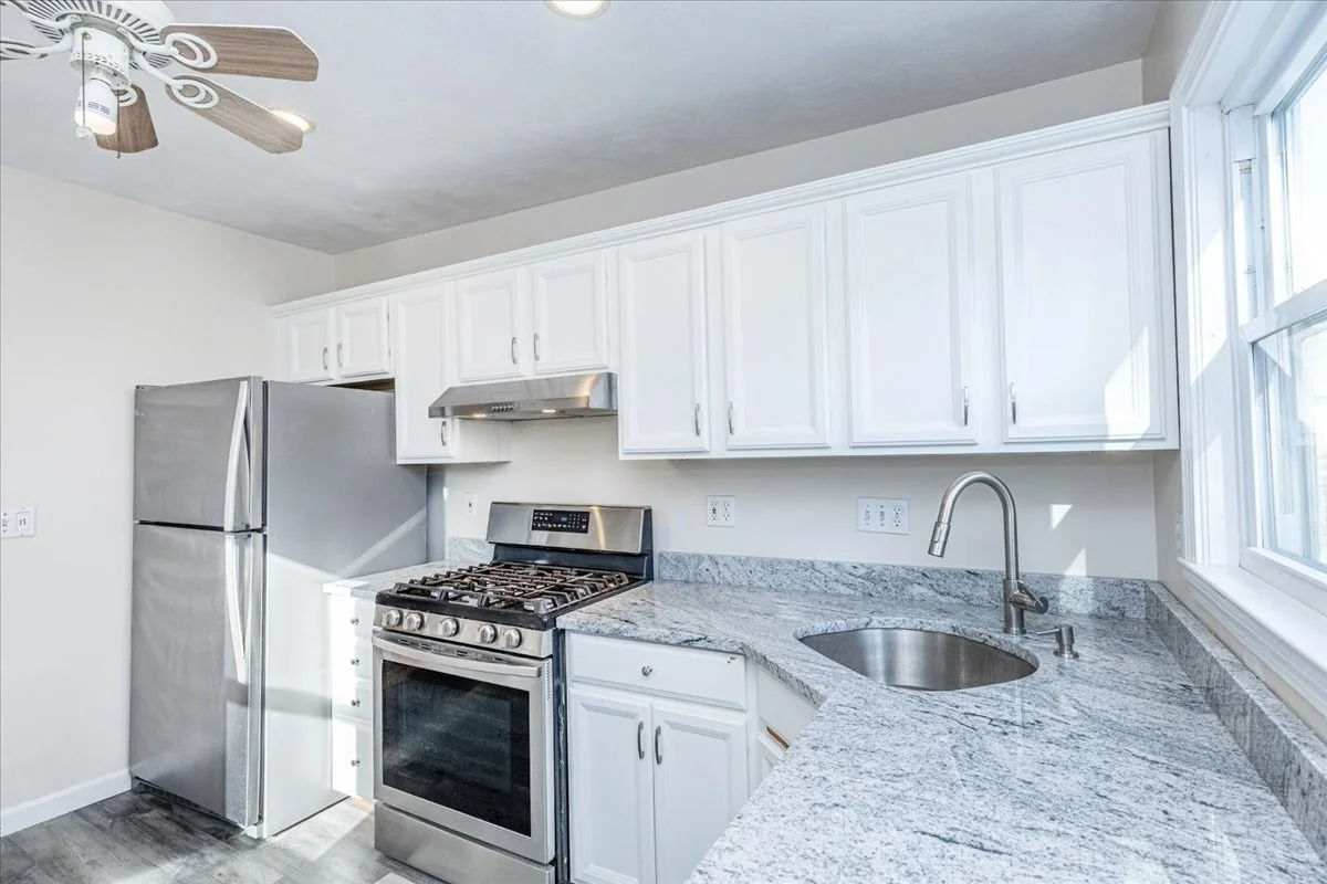 3 bed, 1 bath apartment for rent at 7 Lapham St Unit 7, Glenwood — photo 14 of 35