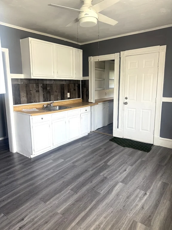 3 bed, 1 bath apartment for rent at 7 Ledyard Unit 7, East Springfield — photo 3 of 5