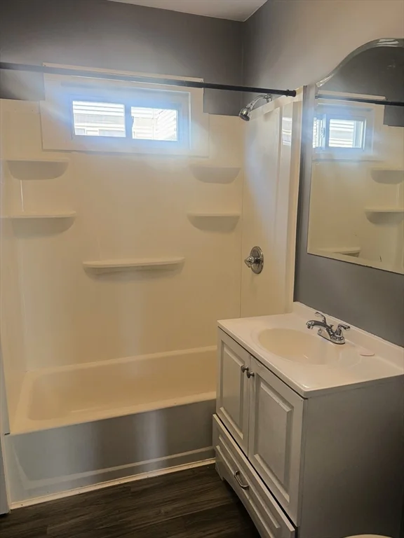 3 bed, 1 bath apartment for rent at 7 Ledyard Unit 7, East Springfield — photo 5 of 5