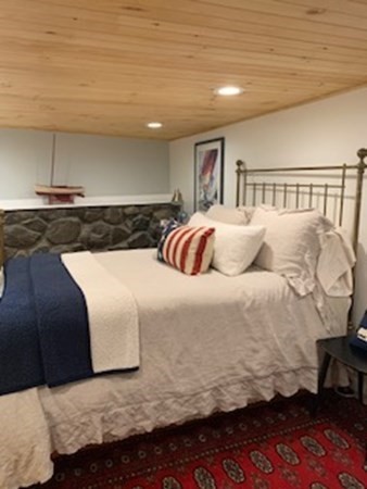 1 bed, 1 bath apartment for rent at 7 Lee St Unit 1, Marblehead — photo 3 of 10