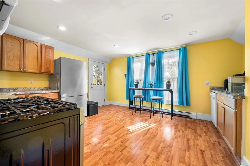 3 bed, 1 bath apartment for rent at 7 Leonard St Unit 2, Milford — photo 3 of 19