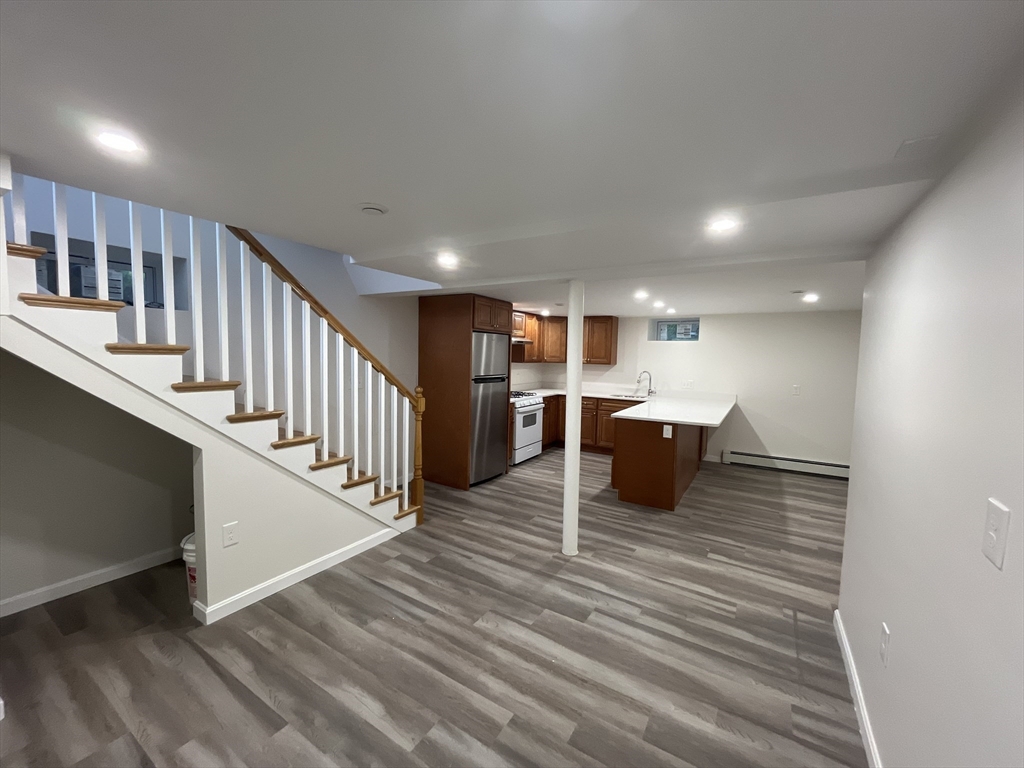 3 bed, 1 bath apartment for rent at 7 Lexington Ave Unit B, Hyde Park — photo 5 of 19
