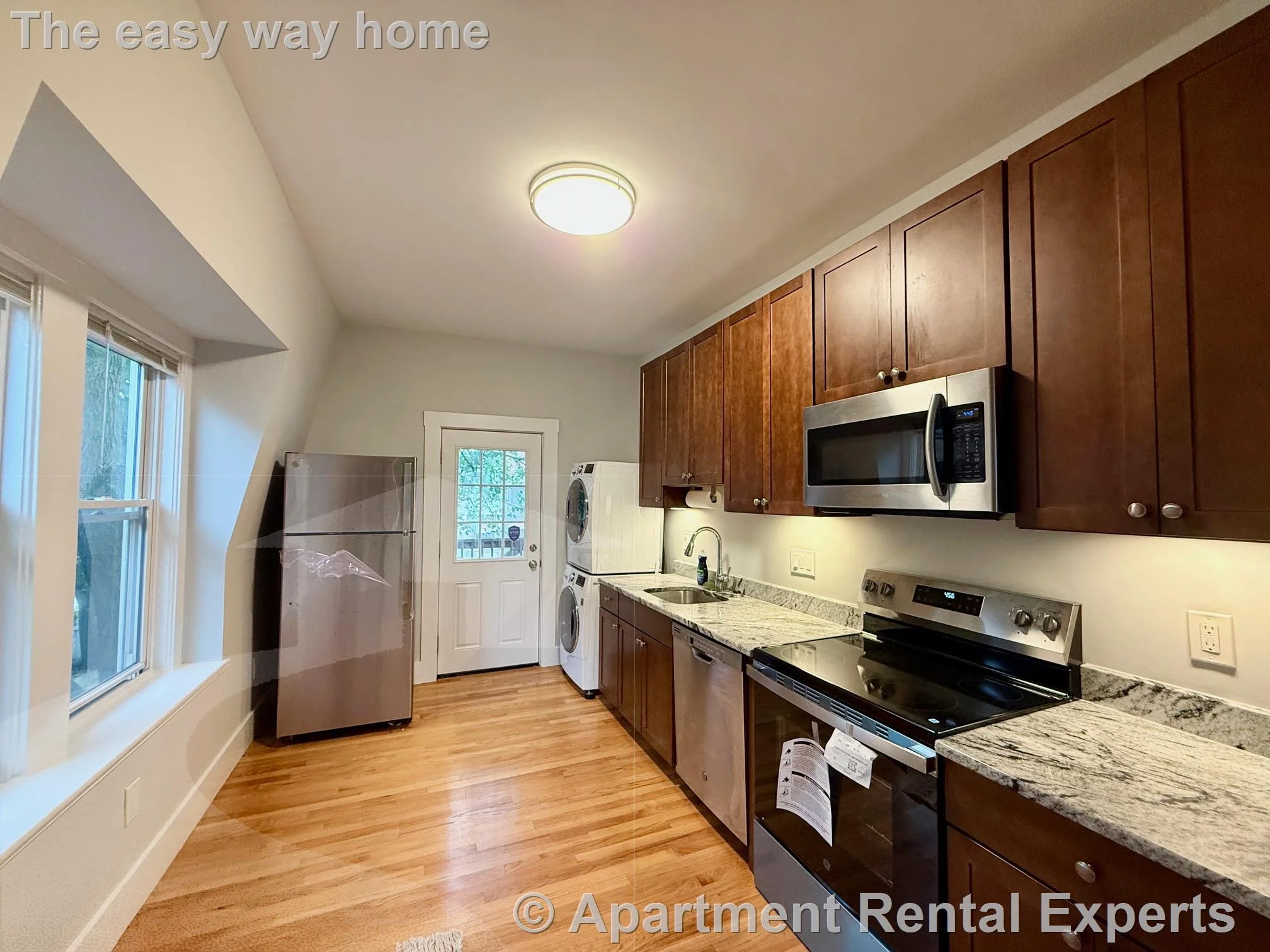 2 bed, 1 bath apartment for rent at 7 Leyden Ave Unit 2, Magoun Square — photo 4 of 12