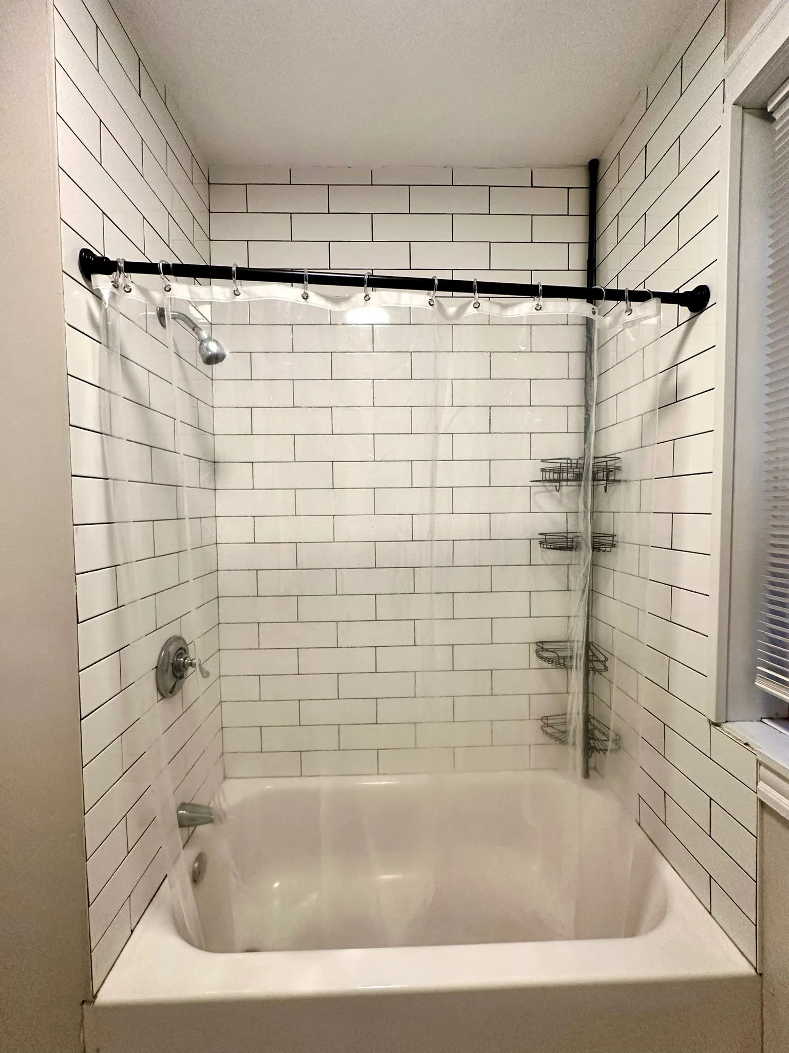 5 bed, 2 bath apartment for rent at 7 Linden St Unit 1, Allston — photo 4 of 12