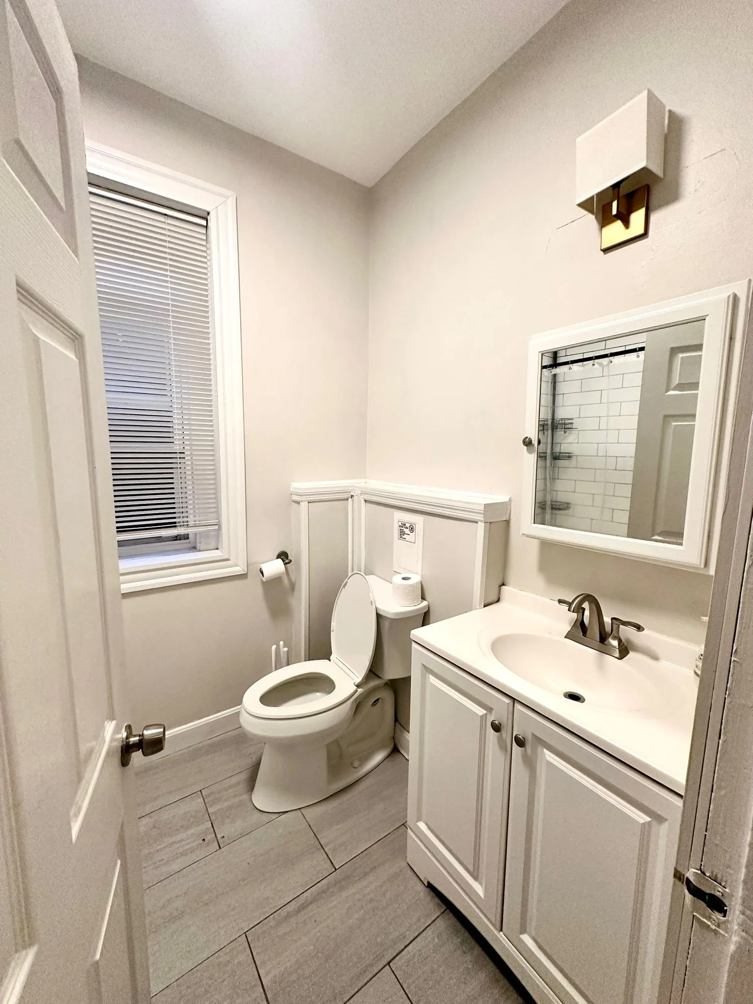 5 bed, 2 bath apartment for rent at 7 Linden St Unit 1, Allston — photo 3 of 12