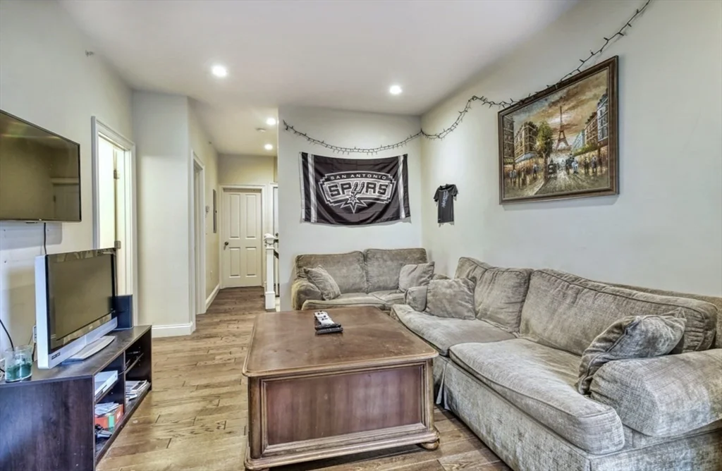 5 bed, 2 bath apartment for rent at 7 Loring St Unit 1, South Boston — photo 2 of 16