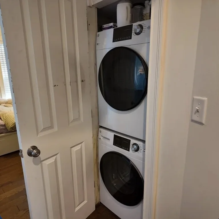 4 bed, 1 bath apartment for rent at 7 Loring St Unit 2, South Boston — photo 9 of 11