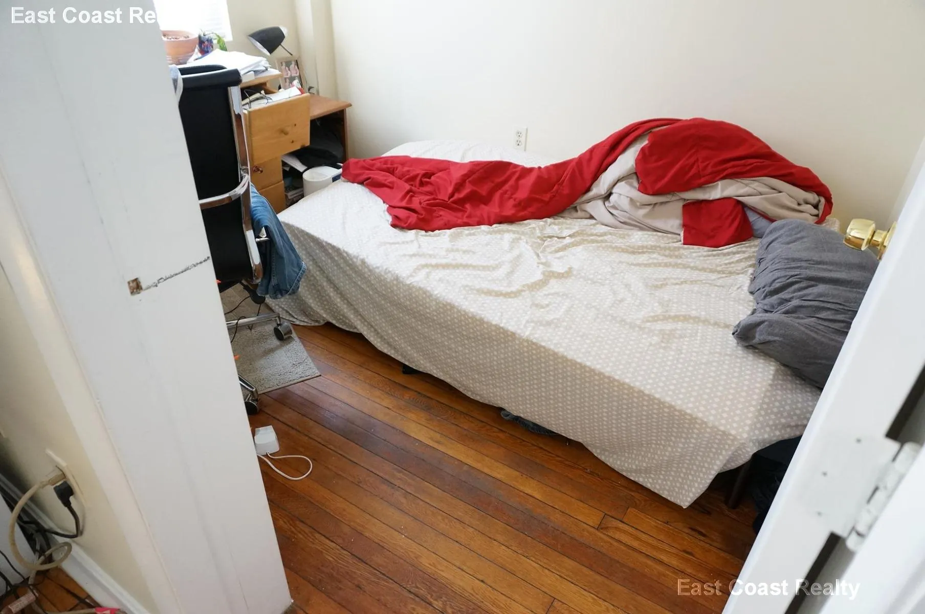 3 bed, 1 bath apartment for rent at 7 Lorraine Ter Unit 1, Brighton — photo 11 of 19