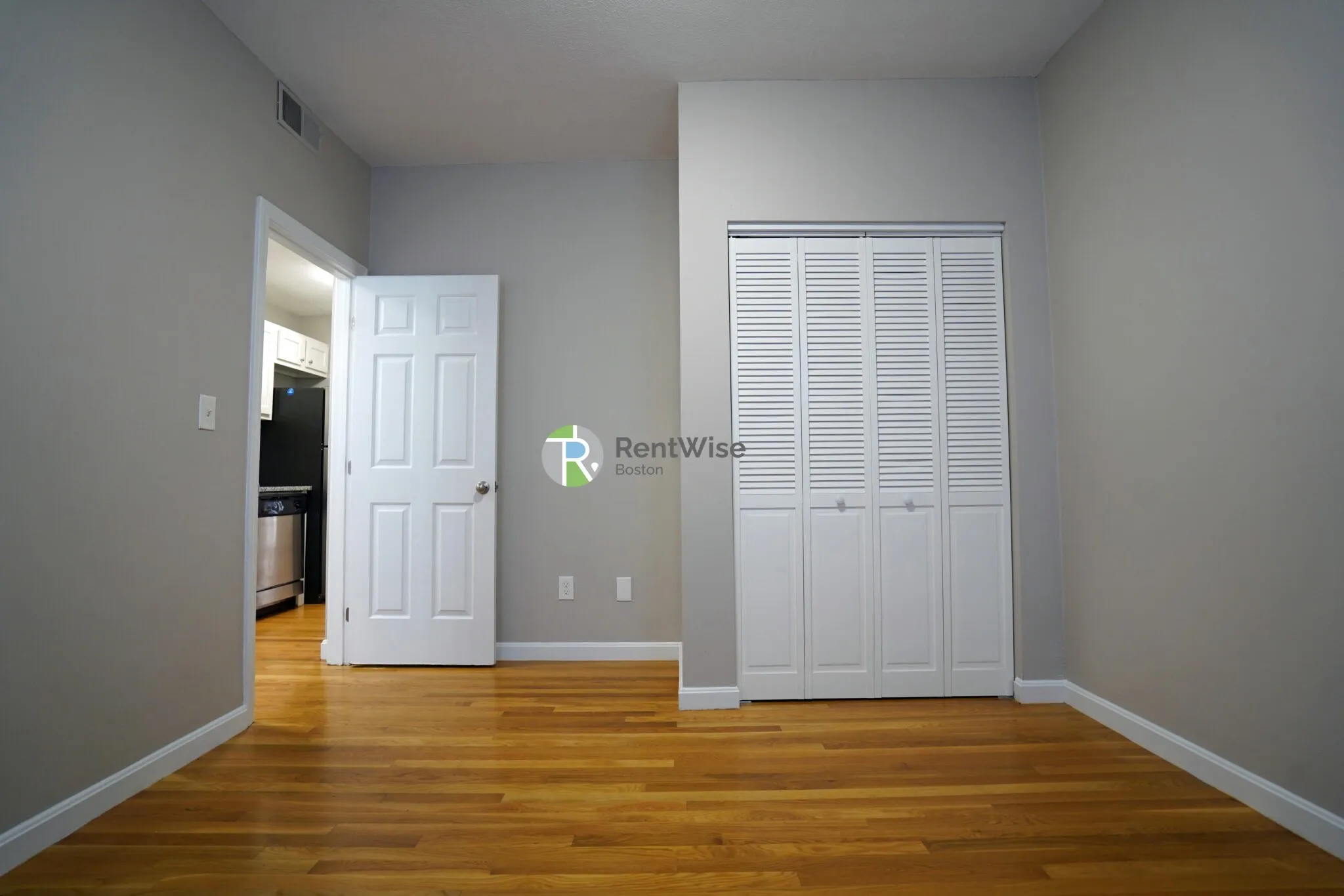3 bed, 1 bath apartment for rent at 7 Lorraine Ter Unit 2, Brighton — photo 14 of 22