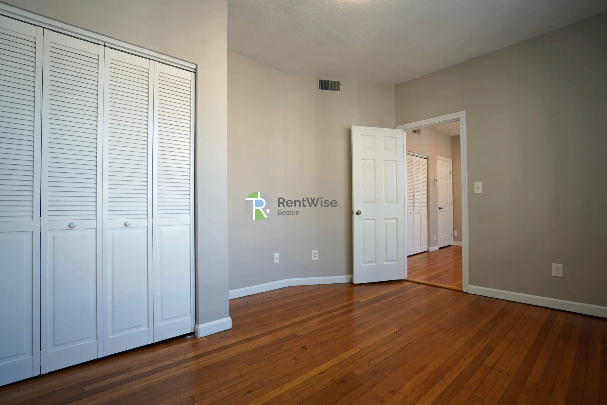 3 bed, 1 bath apartment for rent at 7 Lorraine Ter Unit 2, Brighton — photo 5 of 22