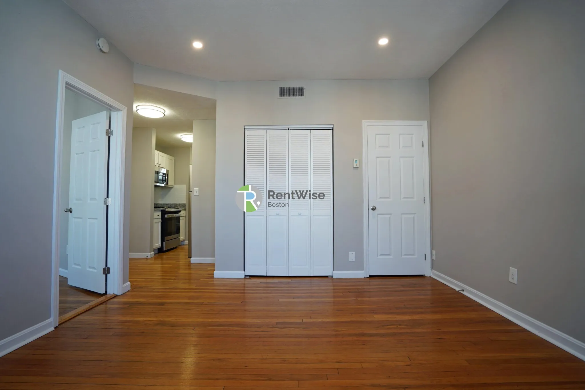 3 bed, 1 bath apartment for rent at 7 Lorraine Ter Unit 2, Brighton — photo 1 of 22