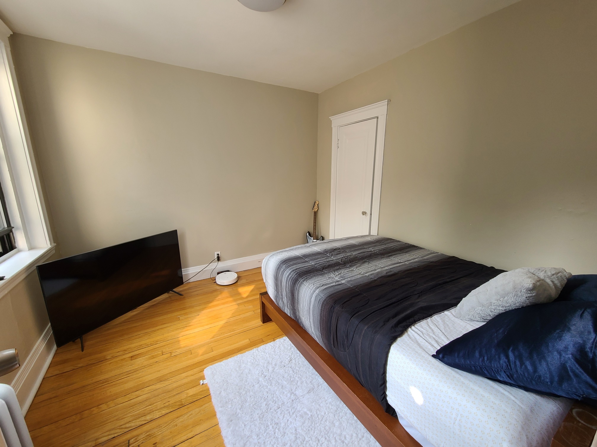 3 bed, 1 bath apartment for rent at 7 Lothian Rd Unit 11, Brighton — photo 3 of 9
