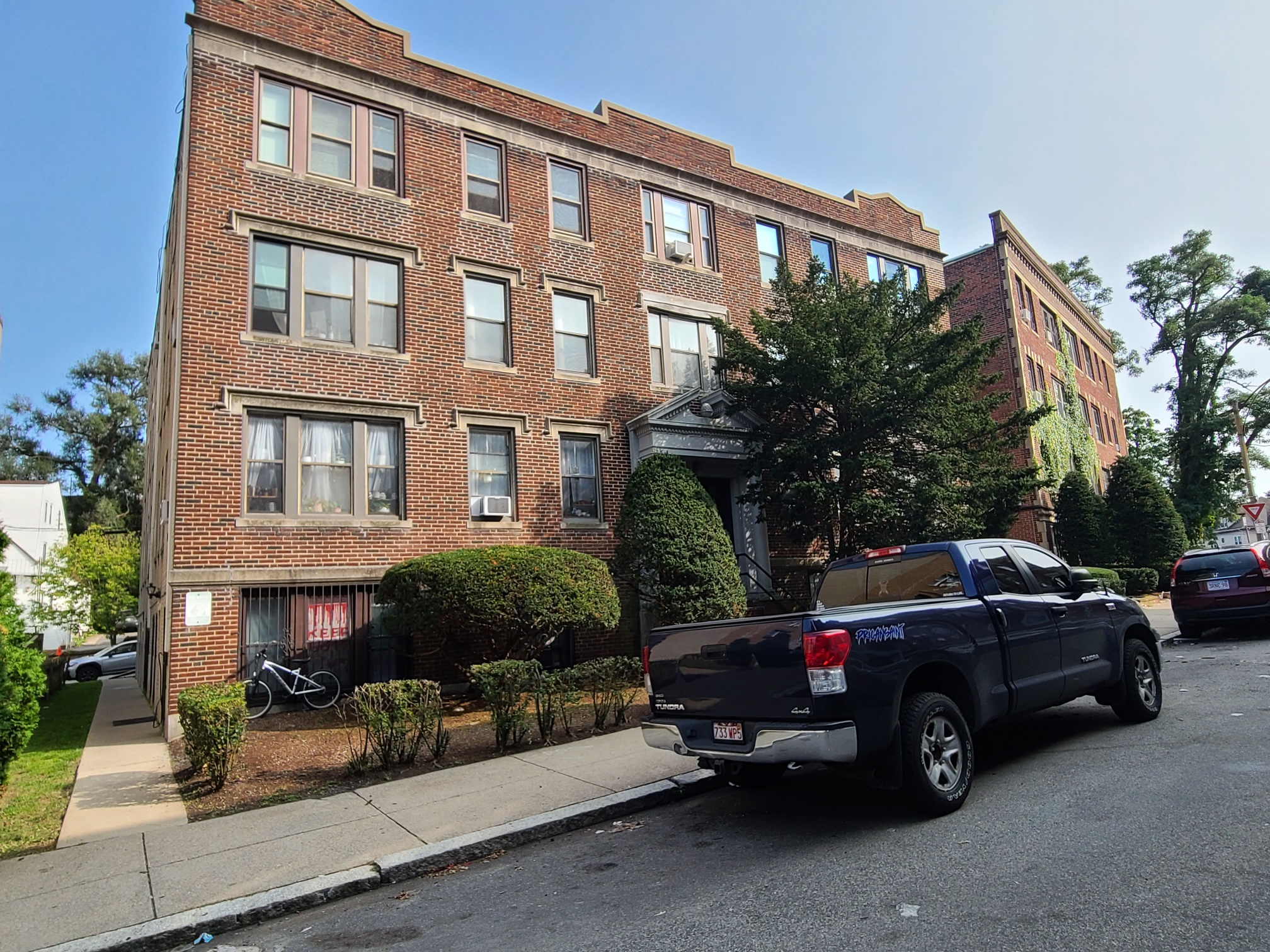 3 bed, 1 bath apartment for rent at 7 Lothian Rd Unit 11, Brighton — photo 9 of 9