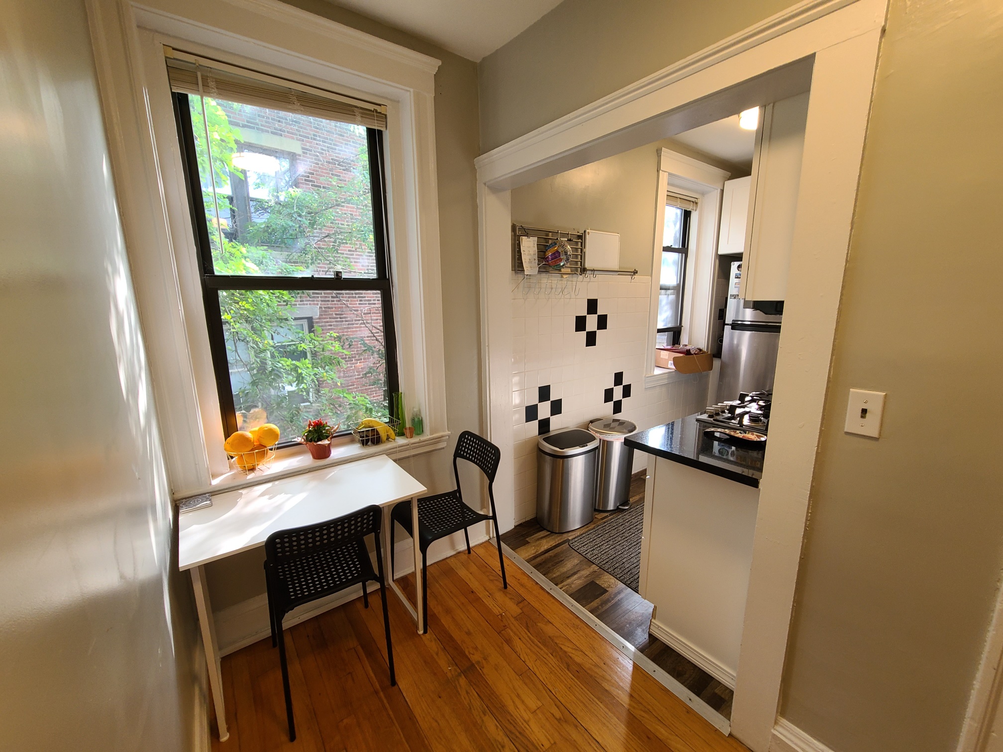 3 bed, 1 bath apartment for rent at 7 Lothian Rd Unit 11, Brighton — photo 2 of 9