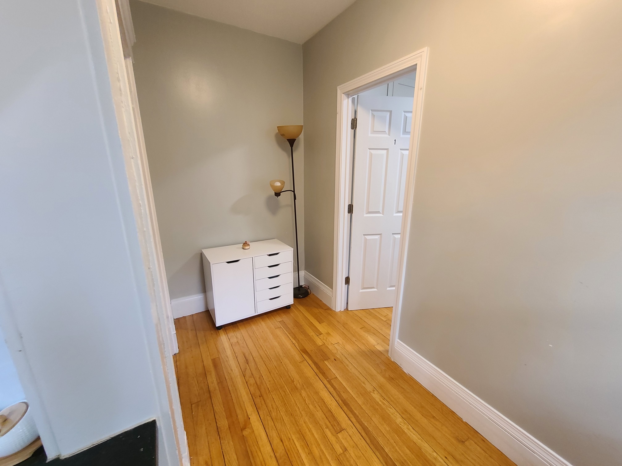 3 bed, 1 bath apartment for rent at 7 Lothian Rd Unit 11, Brighton — photo 7 of 9