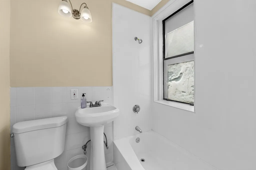 2 bed, 1 bath apartment for rent at 7 Lothian Rd Unit 3, Brighton — photo 11 of 14