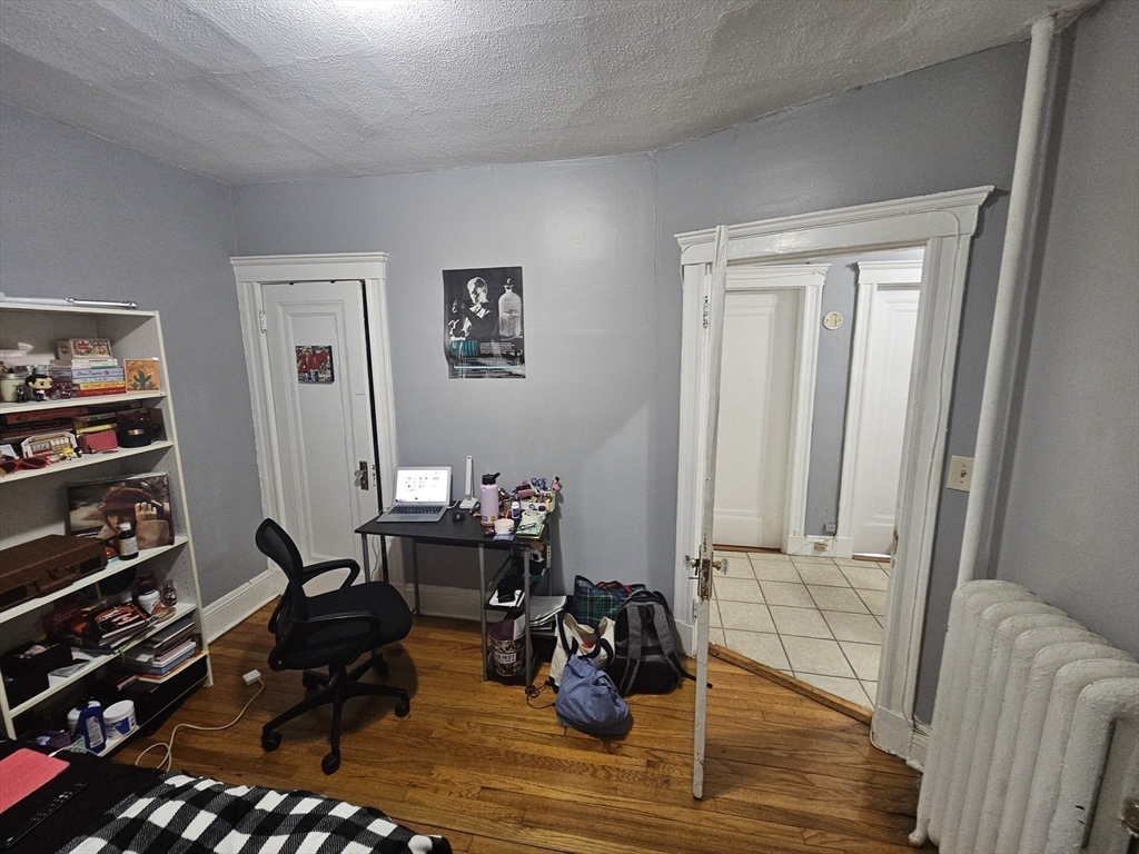 3 bed, 1 bath apartment for rent at 7 Lothian Rd Unit 8, Brighton — photo 9 of 10