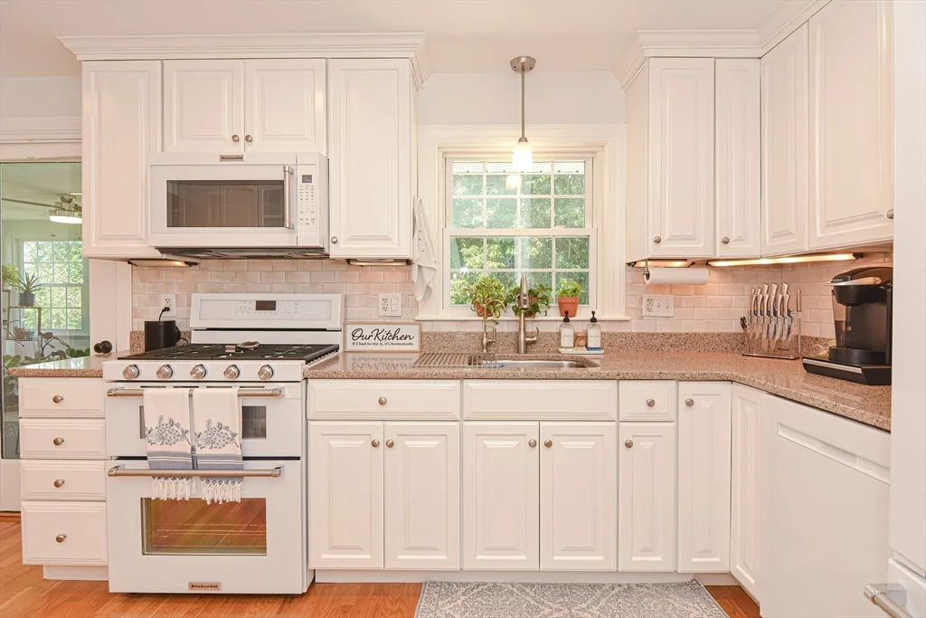 3 bed, 3 bath apartment for rent at 7 Lynch Ave, Dedham — photo 10 of 18