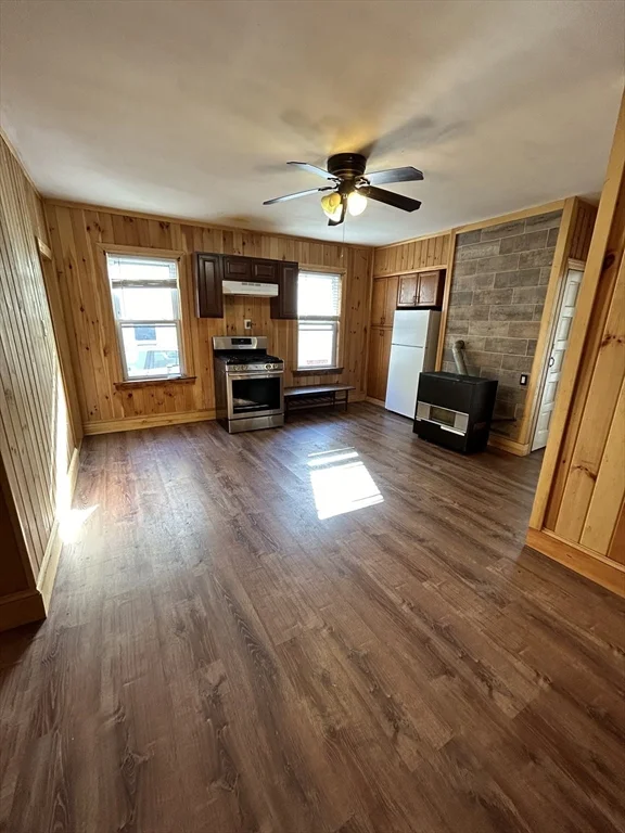 3 bed, 1 bath apartment for rent at 7 Lyon Unit 1, Worcester — photo 3 of 10