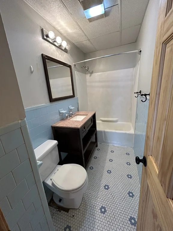 3 bed, 1 bath apartment for rent at 7 Lyon Unit 1, Worcester — photo 5 of 10