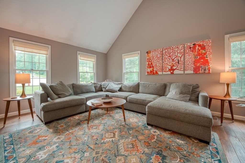 4 bed, 2 bath apartment for rent at 7 Magnolia Dr, Ayer — photo 4 of 42