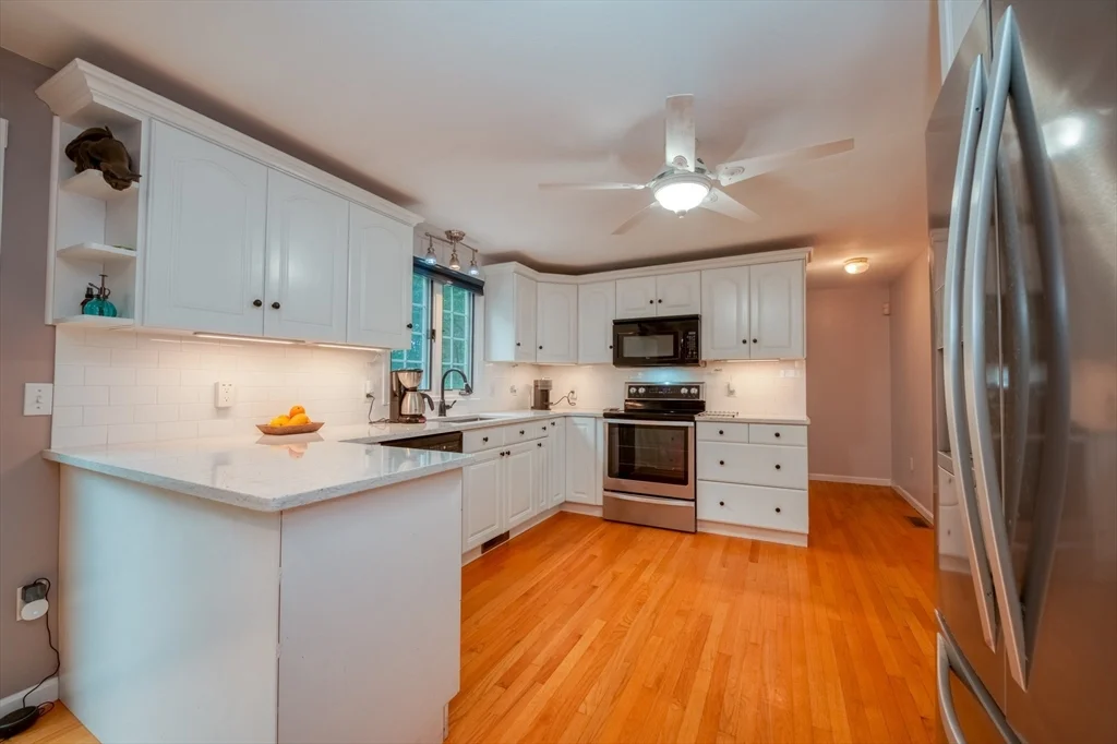 4 bed, 2 bath apartment for rent at 7 Magnolia Dr, Ayer — photo 5 of 42